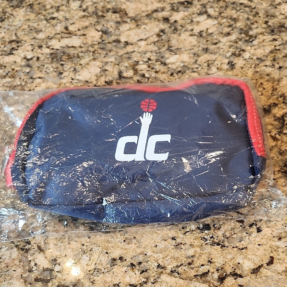 DC Navy‎ and Red Crossbody Bag